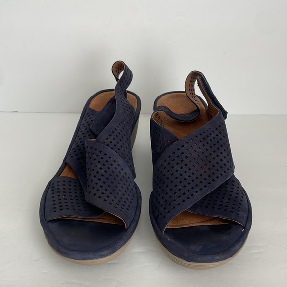 Clarks Artisan Women’s Reedly Variel Nubuck Wedge Sandals Black 9 - Picture 2 of 8